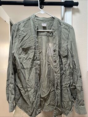 Chico’s Lyocell Olive Green Lightweight Button-Front Shirt